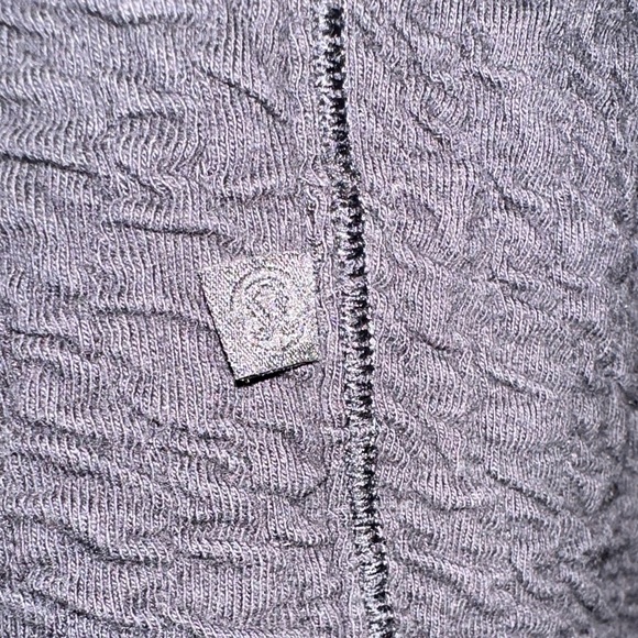Lululemon Rippled V-Neck Pullover Size 6 Black - Picture 8 of 11